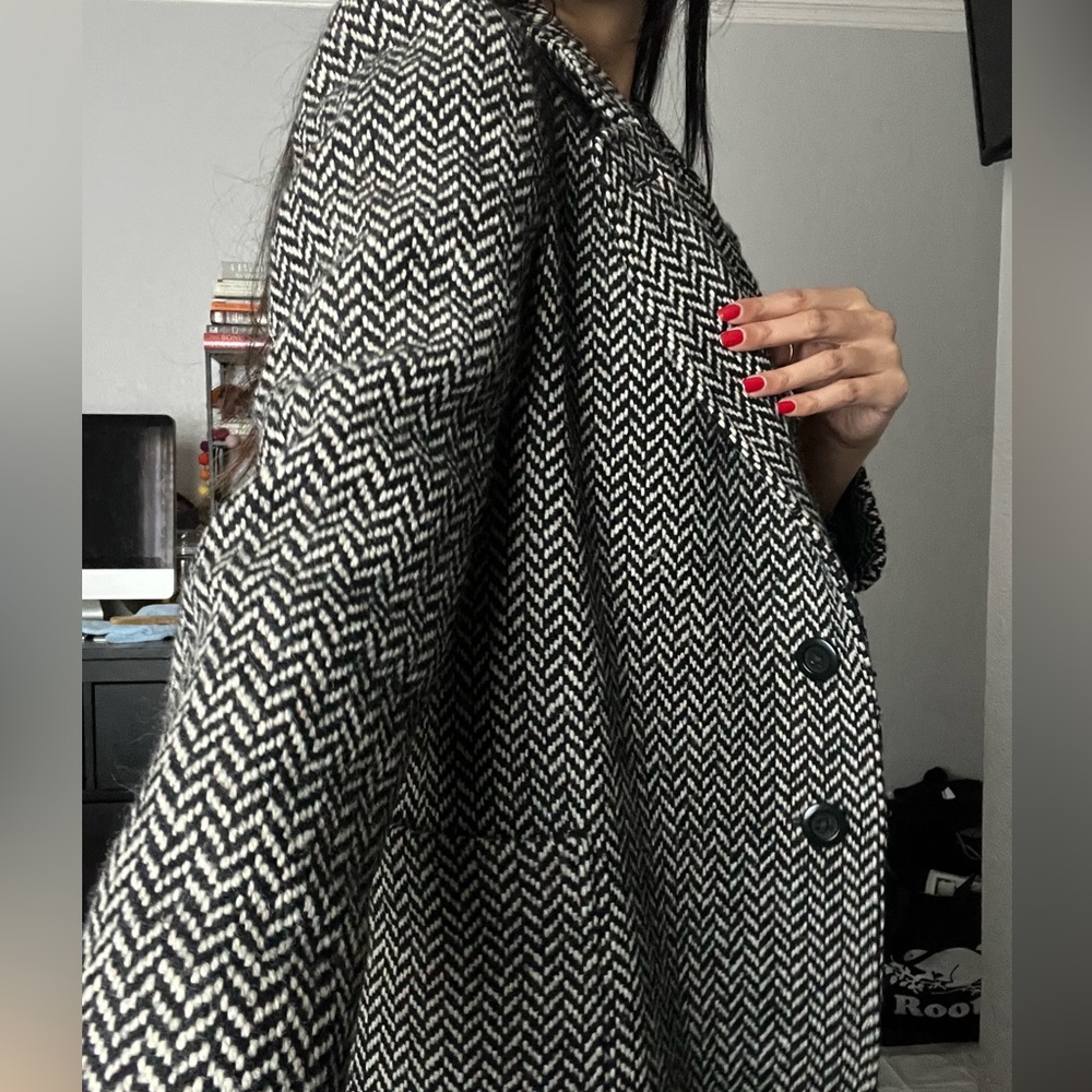 Thick Wool Zigzag Pattern Coat